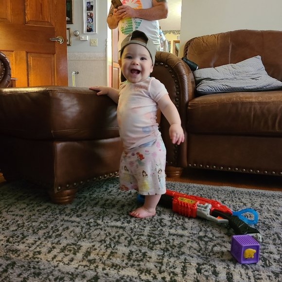 Meet your Posher, Amanda - Picture 3 of 6